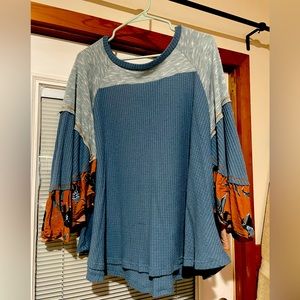 Boutique shirt, barley worn, could be used for summer or fall time!!